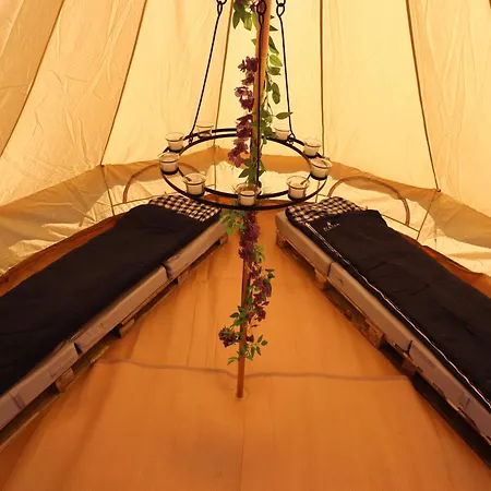 Rescorla Retreats - Ivory Luxury tent *