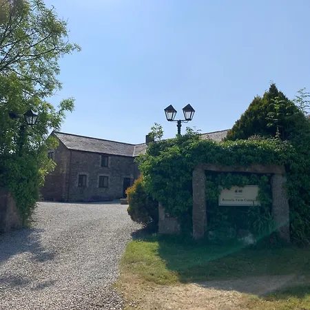 Rescorla Retreats - Ivory *